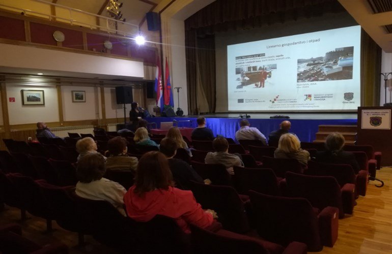 Održana tribina „Smanjimo smeće, ne bacajmo otpad u iste vreće“ KK.06.3.1.07.0075